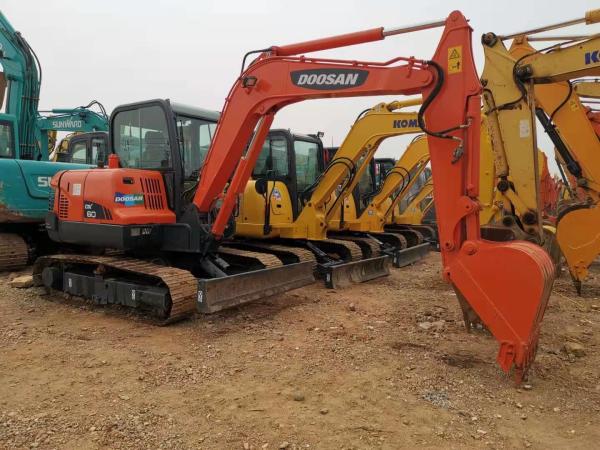 O grabber de madeira DX60-9C 6T usou a máquina escavadora de Doosan