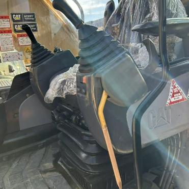 Model Used Caterpillar 320D Excavator with Long 320DL GP Bucket Included