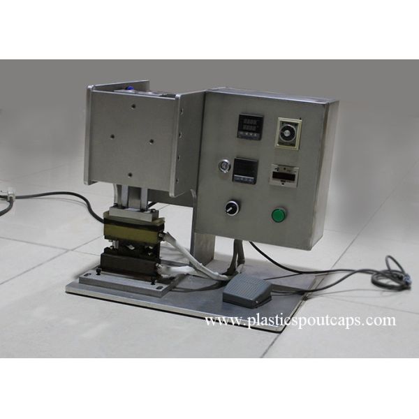 El canalón caliente de la prensa capsula la máquina del lacre para Doypack laminado semi automático