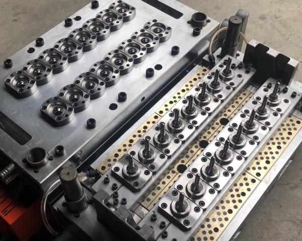A máquina da modelação por injeção do ANIMAL DE ESTIMAÇÃO de HJF240t faz o diâmetro de 28mm do molde da pré-forma do ANIMAL DE ESTIMAÇÃO com bom preço