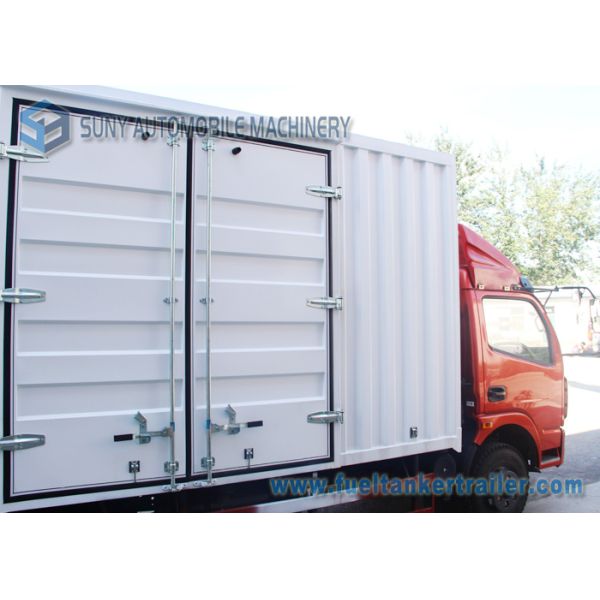 5 T - 8 T 4x2 Dongfeng Refrigerator Van Truck 88 KW / 120 Hp  LHD / RHD
