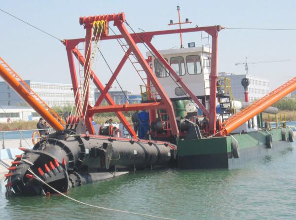 Small 12-inch African river sand pumping cutter suction dredger with a sand pumping capacity of 300m3/h