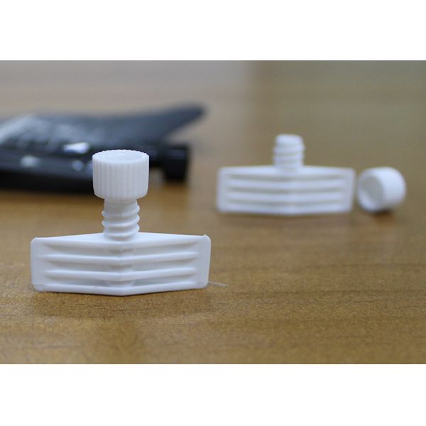 Споут верхней части крышки Споут извива ХДПЭ Дя 4.5мм цвет косметического объединенный изготовленный на заказ