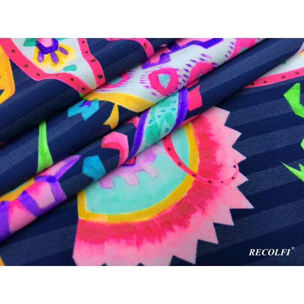 Activewear Fabric Made Of Plastic Ink Jet Digital Print Colors Fashion Appearance