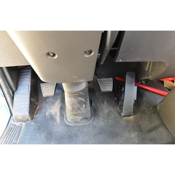 Подержанный грузовой грузовик Foton Light Truck Flat Bed 3,7 метров длиной