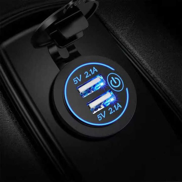 Estilo 5V 2.1A cargador de coche USB LED Retardante de agua para iPhone16
