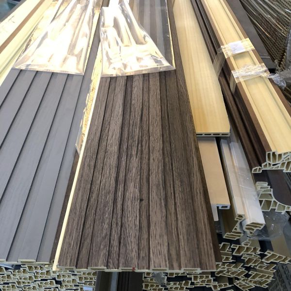 Внутренние декоративные стенные доски потолочная панель ПВХ покрытый бамбуковые волокна искусство лоувер фоновые панели WPC флейтированная плитка панель