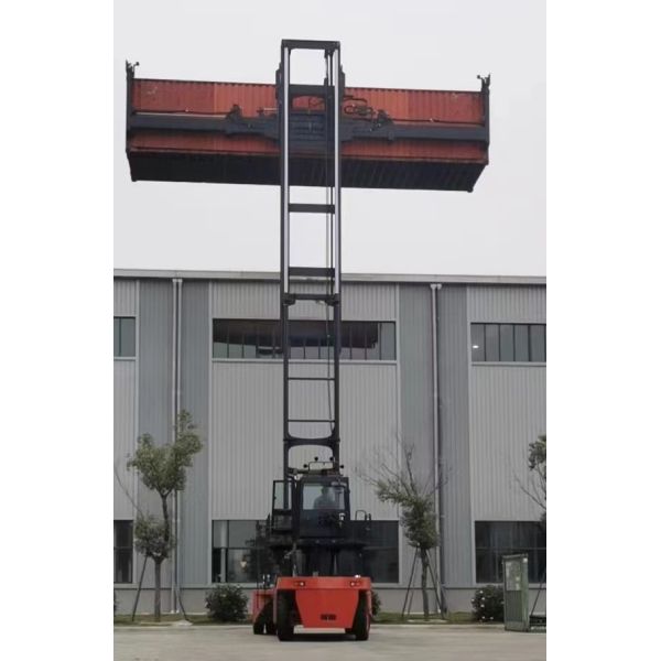 45000kgs Empty Container Handler With  QSM11-330 Engine