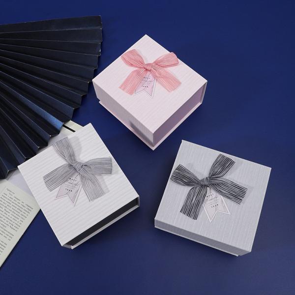 Wallpaper Magnetic Flip Box For Cosmetics Belt Holiday Gift Perfume