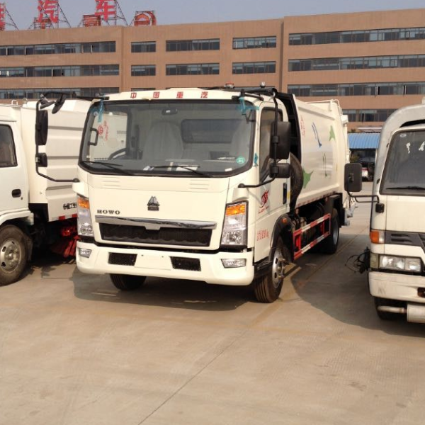 SINOTRUK HOWO 4X2 Compressed Refuse LCV Truck, Light Duty Commercial Vehicle Truck, 6CBM