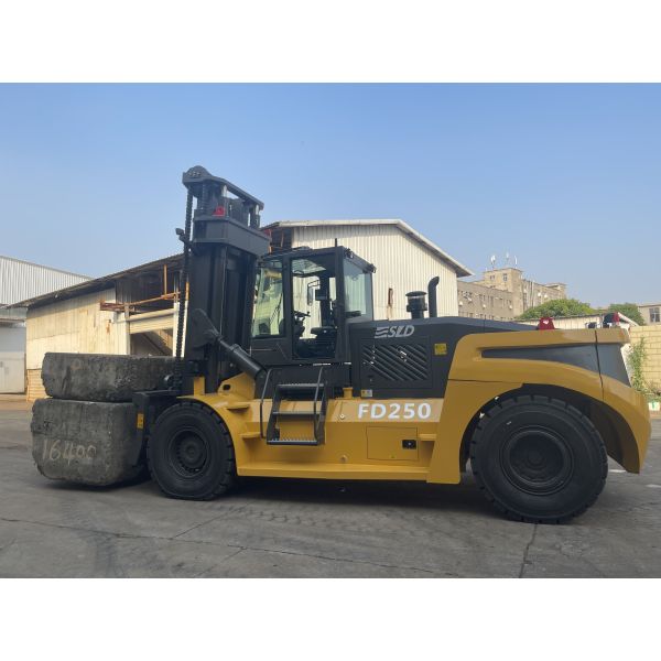 6 Meters Lift Height Heavy Lift Forklift Product Overallwidth 2.2 Meters Durable Industrial Material Handling Equipment