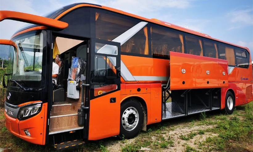 53 lugares Kinglong Ônibus a diesel e autocarros de luxo Ônibus de autocarro de direita