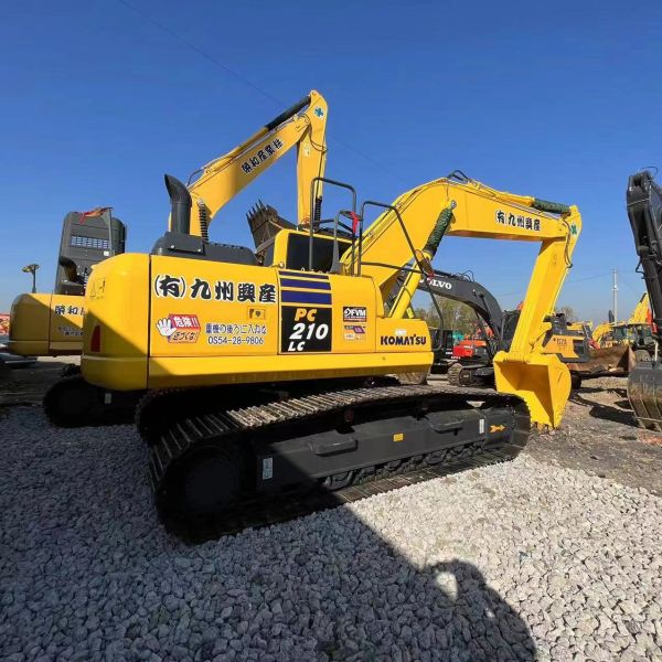 Second-hand Excavator KOMATSU PC210-8 in Good Condition with Low Working Hours