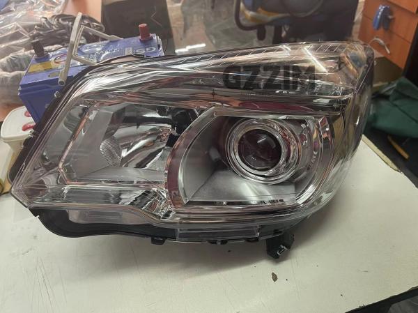 Acessórios de automóveis HID Head Light For Chevrolet Colorado 2012 S10