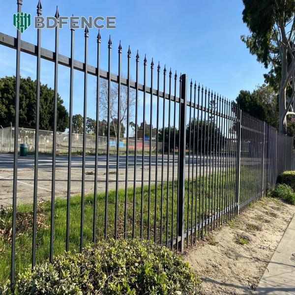 Vibration-Dampening Tubular Steel Fence Machinery Protection