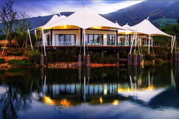 Luxury Resort Vacation Resort Canopy Large Camp Tent Hotel With Lining / Floor
