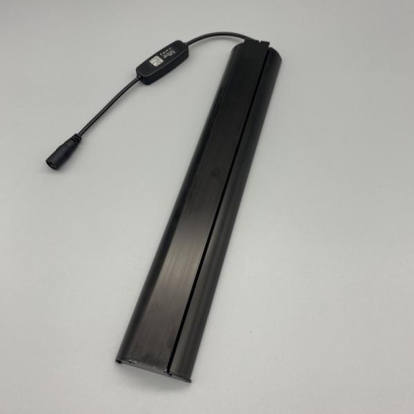 Lumière de reptile UVB à spectre complet LED Lumière de reptile UVB linéaire pour serpent lézard