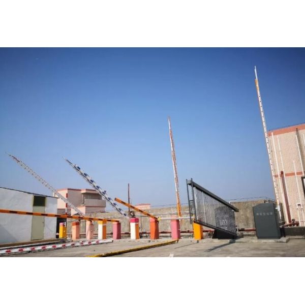 Скорость барьера входа стоянки заграждения SS304 6m регулируемая