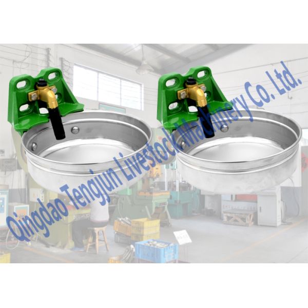 Anti - Splash Automatic Water Feeder For Horses , Easy To Maintain