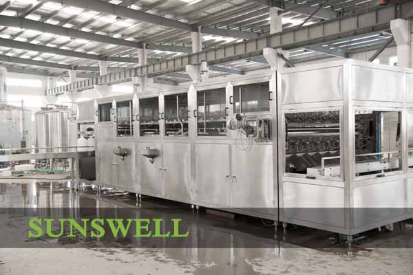 3 cabezas de relleno sistema embotellador de la botella de Plasitc de la máquina de rellenar del agua de 5 galones