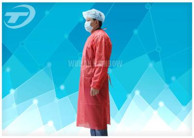 O laboratório descartável médico reveste respirável tecido não com o punho feito malha colar da camisa
