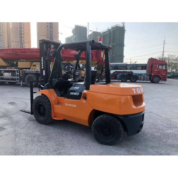 Powerful 5 Ton Used Diesel Forklift for Warehouse Material Handling