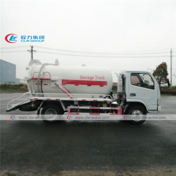 Caminhões sépticos do vácuo de Dongfeng 95HP 4m3 da condução à direita