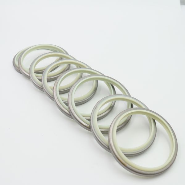 Truck Tractors Beige TC Type FKM O Ring Oil Seals Oil Resistant