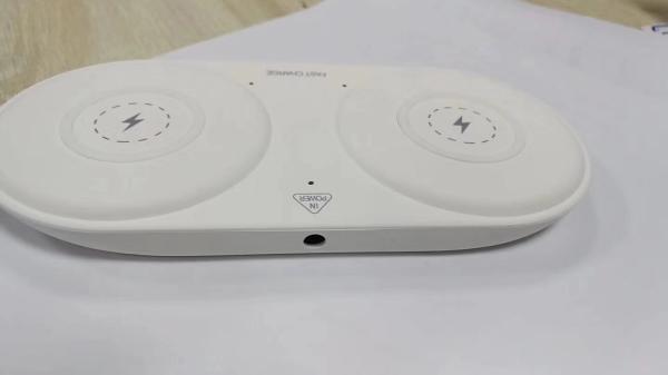 Factory Wholesale High Efficiency 7.5W 10W Total 20W Aluminum Dual QI Fast Wireless Charger Pad for Iphone 8/Iphone X/ S