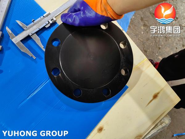 A105 Flange aveugle en acier à faible teneur en carbone, forgée et normalisée, ASME B16.5 / EN1092-1, utilisée dans les pipelines de pétrole et de gaz