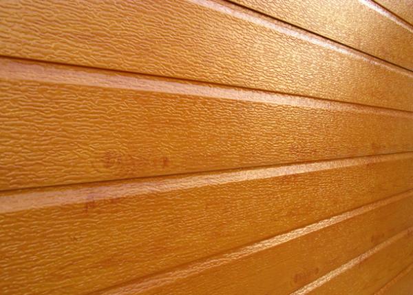 Metal cladding panel