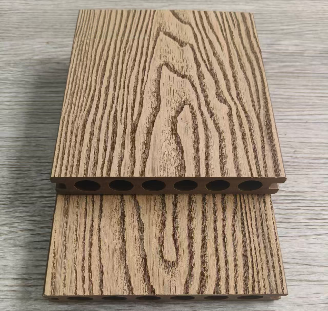140*24mm High Rigid Traditional Composite WPC Decking Weatherproof