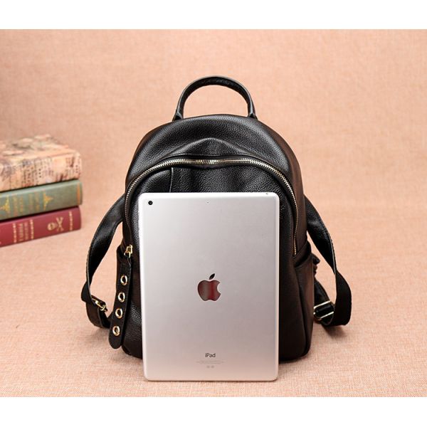 2017 The New Female Cowhide Leather Backpack Lovely Fashion  Leisure Travel Bag