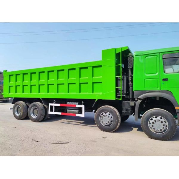 Front Lifting Style 6-8L Engine Capacity Green Color Tipping Trucks Secondhand HOWO 8*4 Dump Truck