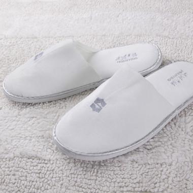 Waffle Weave Embroidered Closed Toe Hotel Slippers Disposable Towelling Slippers