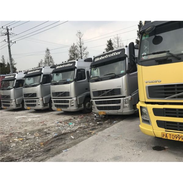 Japan Made Used Tractor Head UD CWB459 25 - 40 Ton Loading Capacity