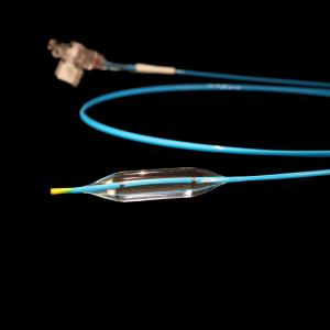 3 - Воздушный шар катетера воздушного шара дилатации этапа принимает мульти- складчатость крыла