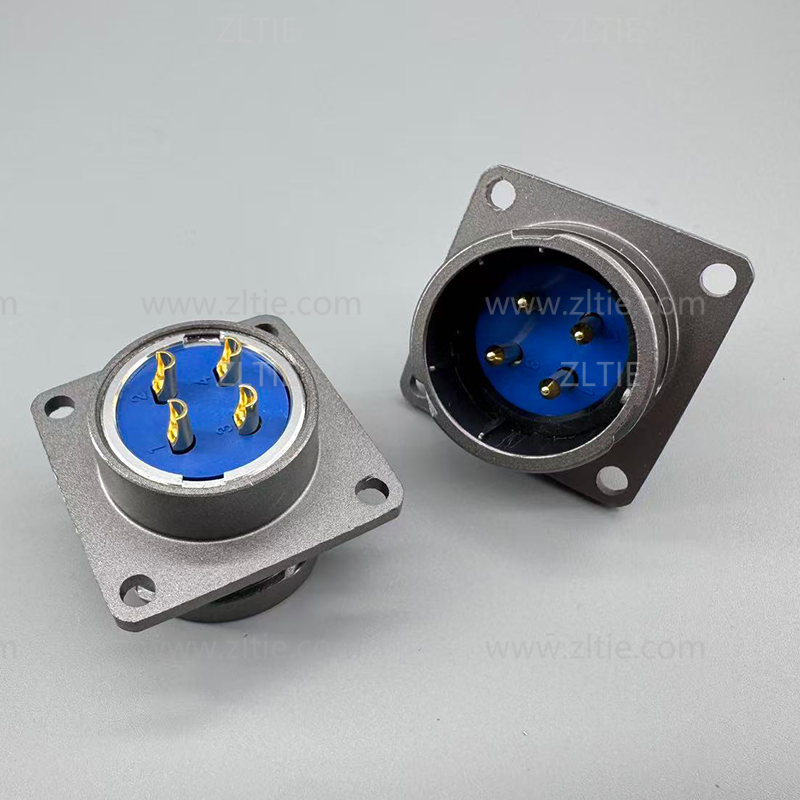 FQ24 Series 4-Pin Square Flange Male Socket