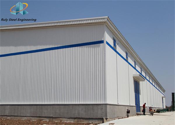 Construção de estrutura de aço pré-fabricada Fácil de montar Construção corrugada de metal Estrutura de aço Armazém
