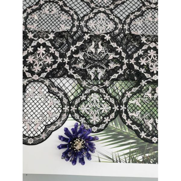 Расстворимая в воде вышивка покрасила флористическую химическую ткань шнурка