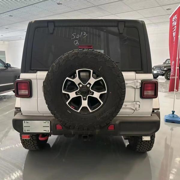 Potência máxima 150-200PS Jeep Wrangler 2024 Carro Americano Quatro Portas Farol LED