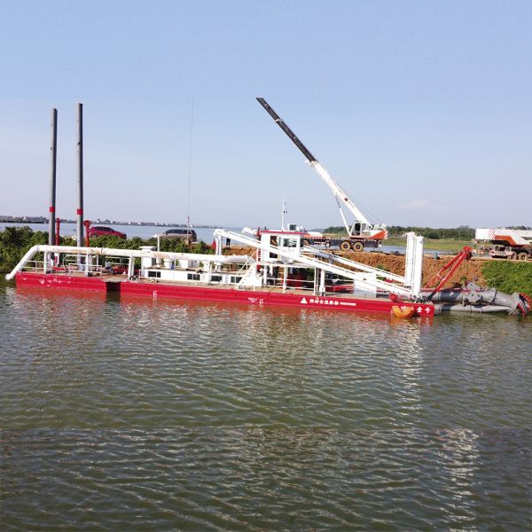 Efficient River Dredging Machine With SIEMENS PLC Control 550mm Discharge Pipe