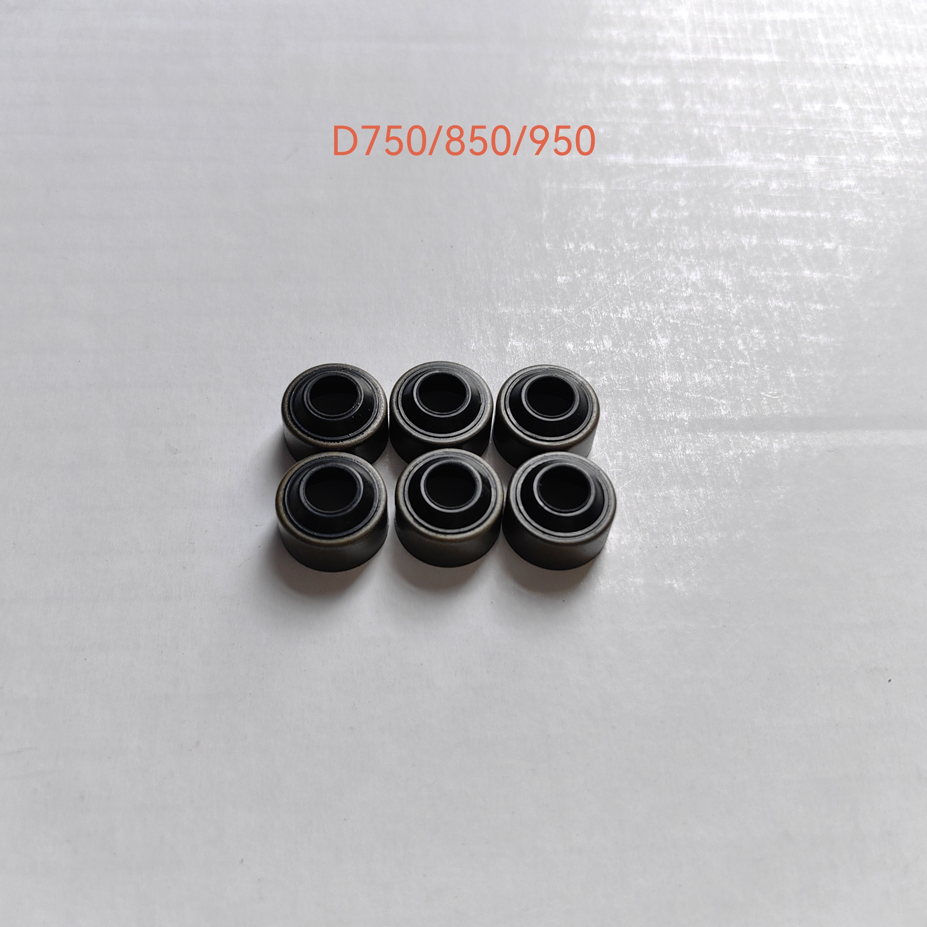 Valve Stem Oil Seals for Kubota D750 D850 D950 Diesel Engine