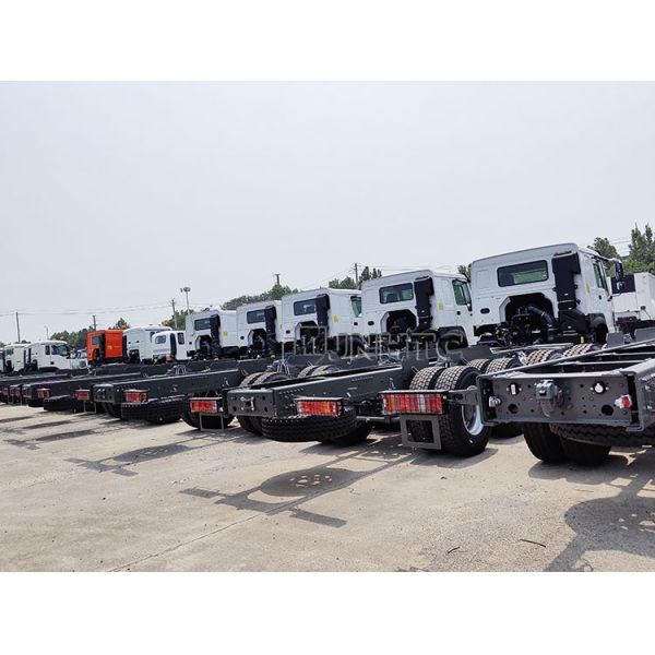 Châssis de camion de fret porte-voitures à plateau basculant Sinotruk HOWO TX 6X4 bon marché à vendre