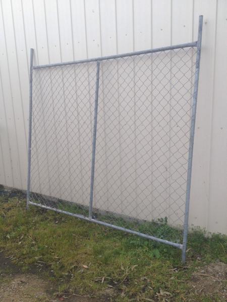 6'x9.5' construction chain link fence 2⅜x2⅜(60mmx60mm) chain mesh aperture tubing 38mm x 16 ga wall thick