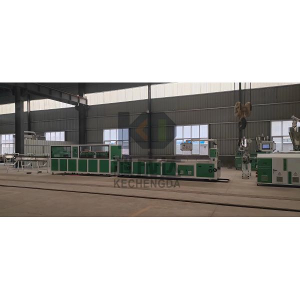 150кг/ч WPC PP Pvc потолочный пластиковый экструдер PE Линия экструзирования деревянных пластиковых профилей