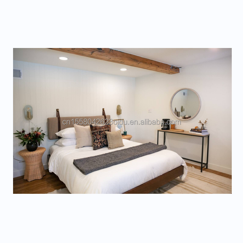 Color personalizado Diseño de habitaciones de hotel de lujo Casa triangular Contenedor para familia o villa hecha de tubos cuadrados de acero galvanizado