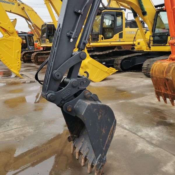 Excavateur DOOSAN DX60W abordable et économe en énergie pour le concassage des excavateurs manuels utilisés