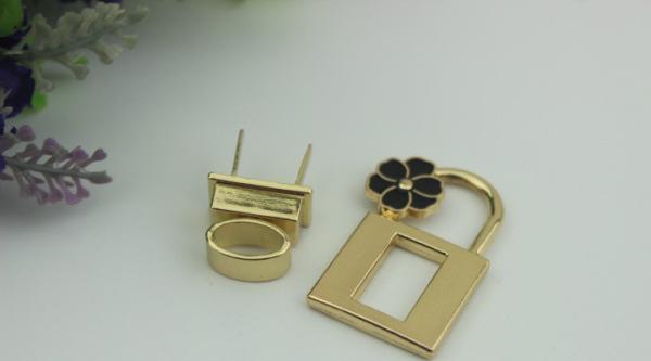 Beautiful flower decorative gold zinc alloy handbag turn twist locks