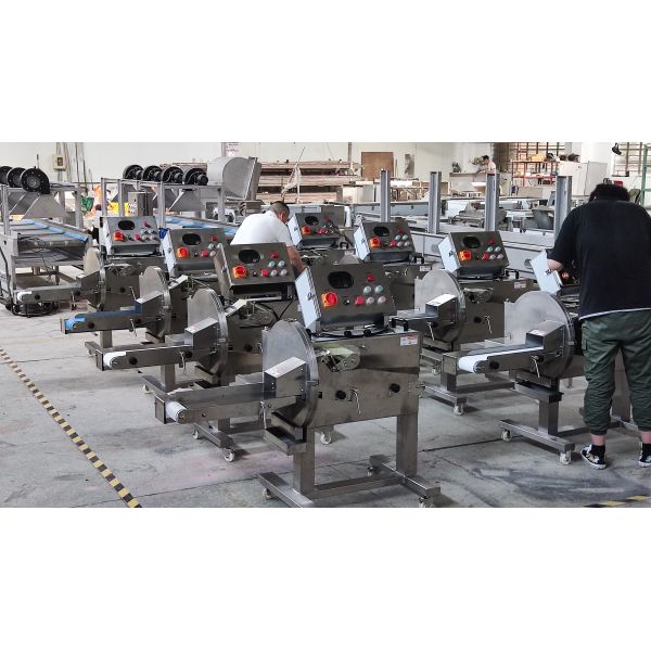 cortadora cocida cocinada ajustable de la carne de la máquina de la elaboración de la carne 800kg/h